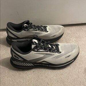 Brooks Adrenaline GTS 23; mens sz 10.5 MB